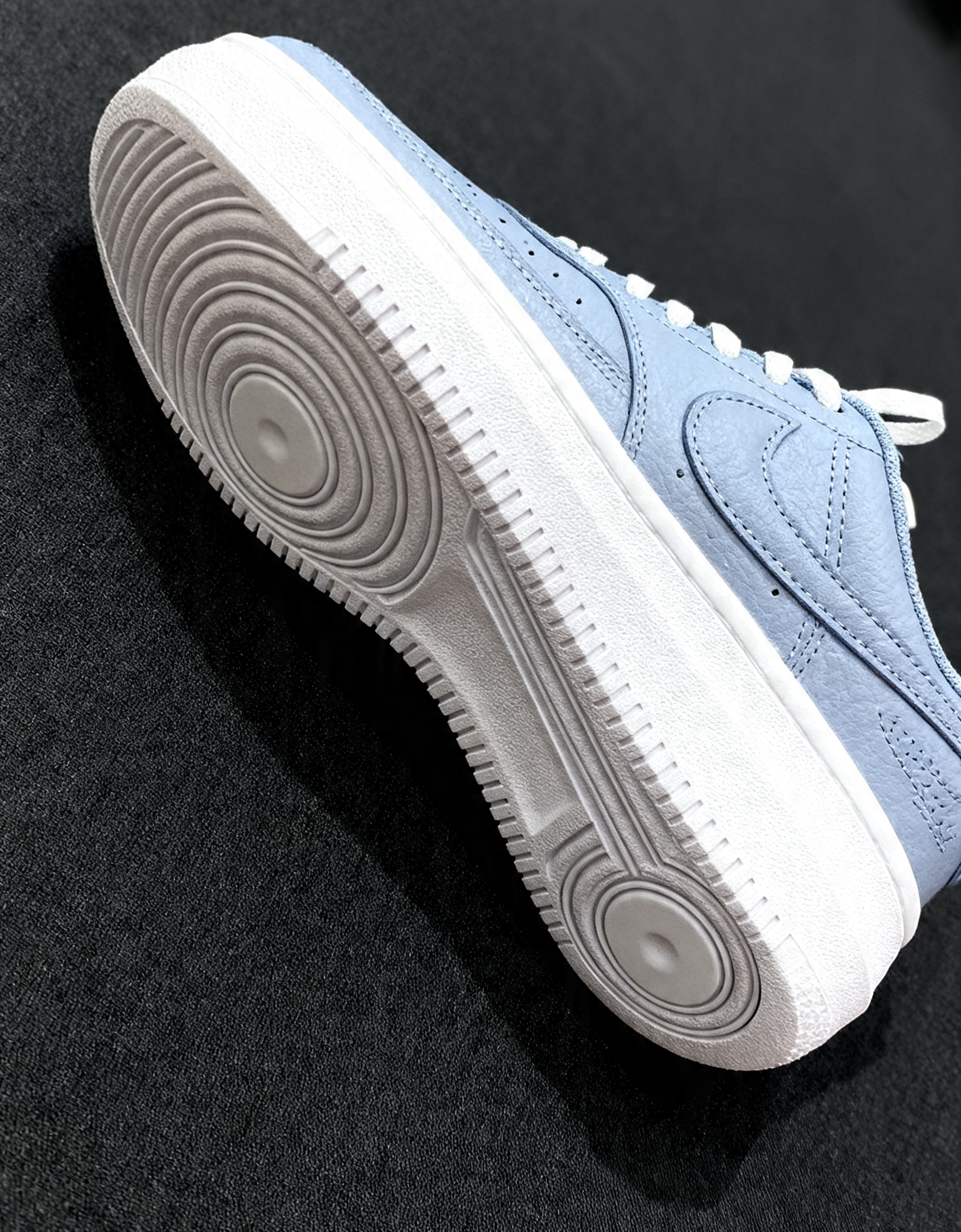 Court Vision Alta sneakers in white and blue