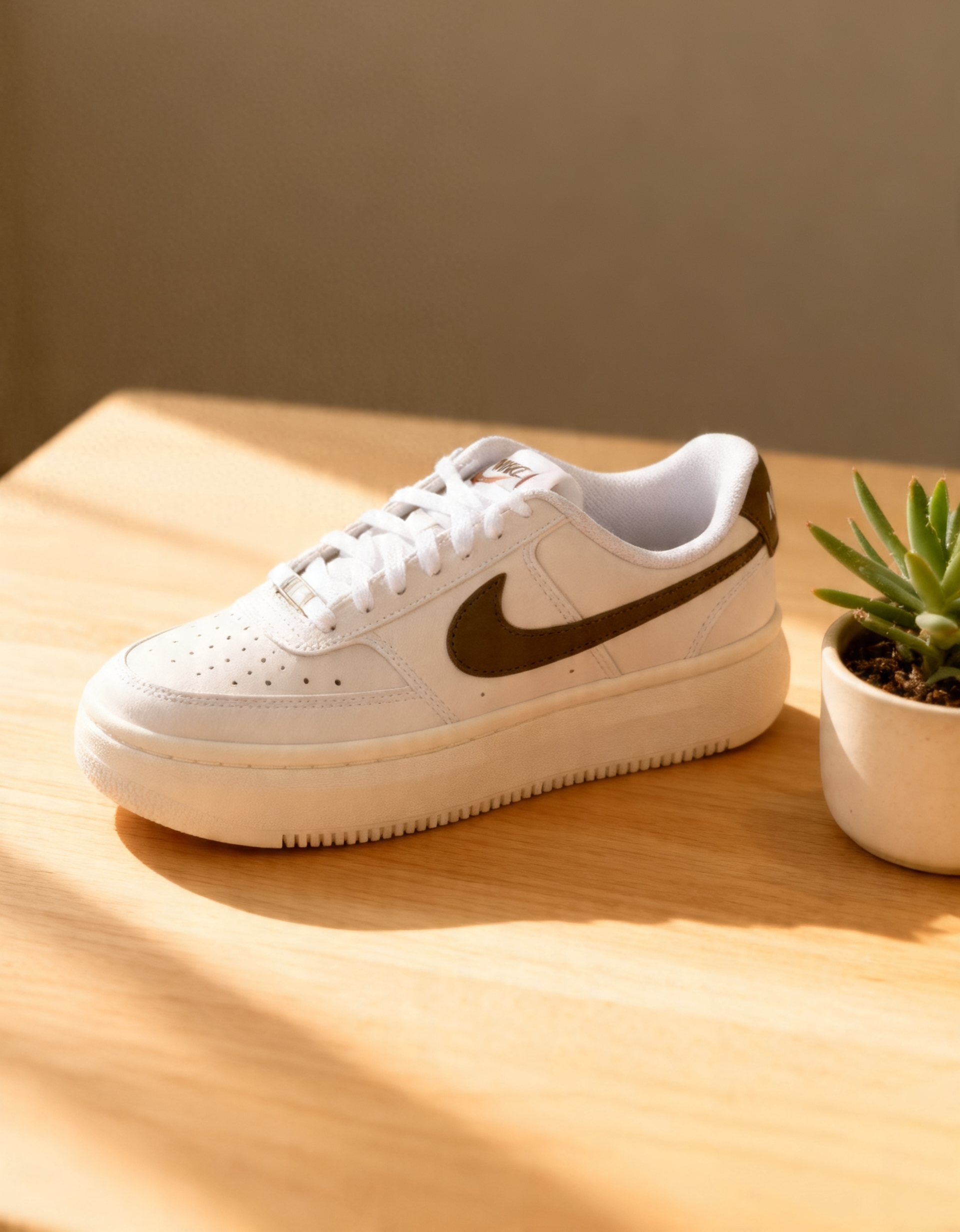 Court Vision Alta sneakers in white and gold